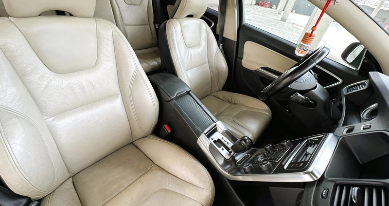 Volvo V60 cena 34900 przebieg: 262000, rok produkcji 2011 z Olsztyn małe 781
